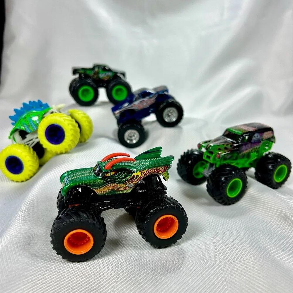 Lot of 5 Hot Wheels Monster Jam Trucks 1:64 - Various incl.Grave Digger 40 Anniv
